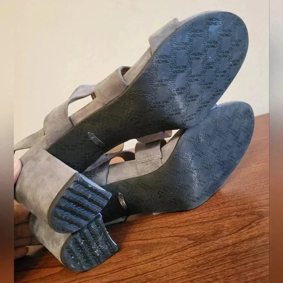 Vionic Perk Blaire Ankle Strap Leather Block Heel Arch Support Comfy Sandals(11) - Picture 10 of 13